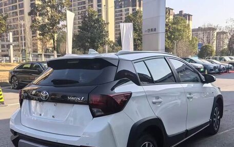 Toyota Yaris XP150 рестайлинг, 2022 год, 1 175 000 рублей, 6 фотография