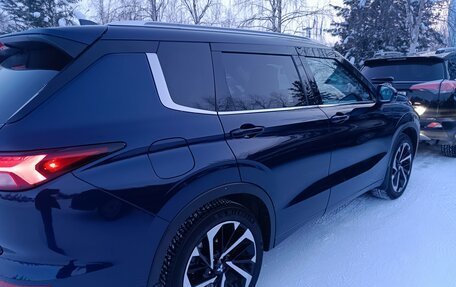 Mitsubishi Outlander, 2022 год, 4 780 000 рублей, 3 фотография