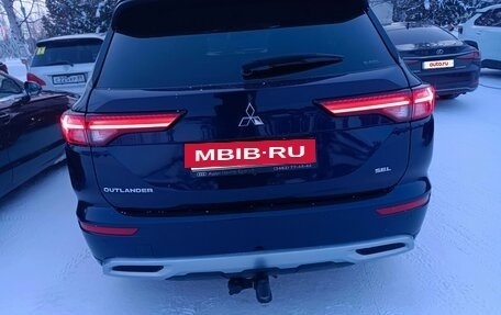 Mitsubishi Outlander, 2022 год, 4 780 000 рублей, 5 фотография