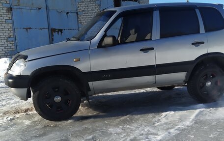 Chevrolet Niva I рестайлинг, 2004 год, 337 000 рублей, 2 фотография