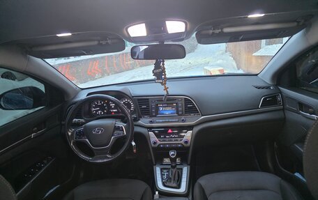 Hyundai Elantra VI рестайлинг, 2017 год, 1 632 000 рублей, 2 фотография