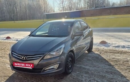 Hyundai Solaris II рестайлинг, 2015 год, 990 000 рублей, 4 фотография