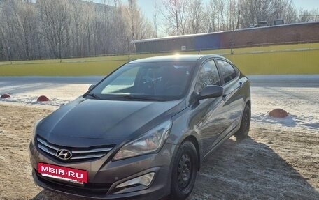 Hyundai Solaris II рестайлинг, 2015 год, 990 000 рублей, 3 фотография