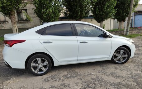 Hyundai Solaris II рестайлинг, 2019 год, 1 650 000 рублей, 4 фотография