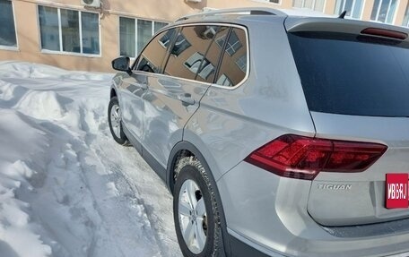 Volkswagen Tiguan II, 2018 год, 2 550 000 рублей, 3 фотография