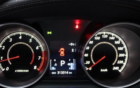 Mitsubishi Outlander III рестайлинг 3, 2010 год, 1 270 000 рублей, 8 фотография