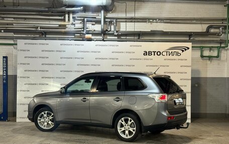 Mitsubishi Outlander III рестайлинг 3, 2013 год, 1 249 000 рублей, 6 фотография