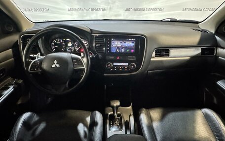 Mitsubishi Outlander III рестайлинг 3, 2013 год, 1 249 000 рублей, 10 фотография