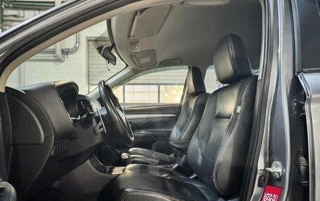 Mitsubishi Outlander III рестайлинг 3, 2013 год, 1 249 000 рублей, 17 фотография