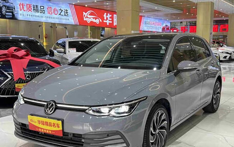 Volkswagen Golf VIII, 2022 год, 2 130 000 рублей, 1 фотография