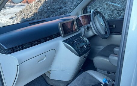 Nissan Elgrand III, 2002 год, 1 200 000 рублей, 9 фотография