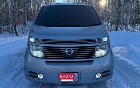 Nissan Elgrand III, 2002 год, 1 200 000 рублей, 4 фотография