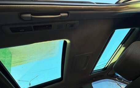 Nissan Elgrand III, 2002 год, 1 200 000 рублей, 23 фотография