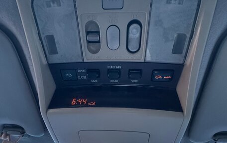 Nissan Elgrand III, 2002 год, 1 200 000 рублей, 26 фотография