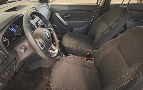 Renault Logan II, 2021 год, 900 000 рублей, 12 фотография