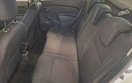 Renault Logan II, 2021 год, 900 000 рублей, 13 фотография