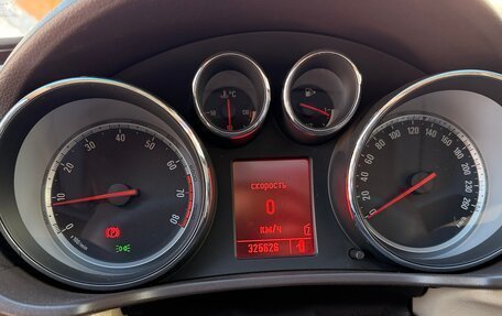 Opel Insignia II рестайлинг, 2010 год, 700 000 рублей, 13 фотография