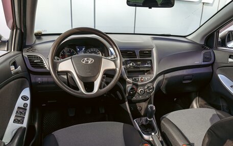 Hyundai Solaris II рестайлинг, 2014 год, 690 000 рублей, 6 фотография
