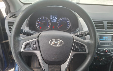 Hyundai Solaris II рестайлинг, 2015 год, 850 000 рублей, 2 фотография