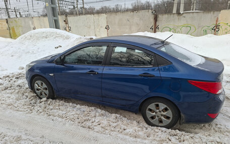 Hyundai Solaris II рестайлинг, 2015 год, 850 000 рублей, 5 фотография