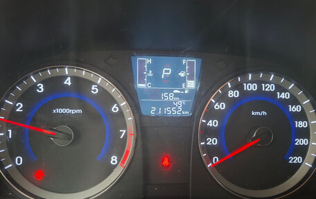 Hyundai Solaris II рестайлинг, 2015 год, 850 000 рублей, 3 фотография