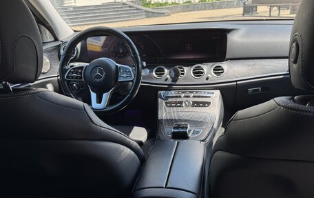 Mercedes-Benz E-Класс, 2019 год, 2 600 000 рублей, 4 фотография