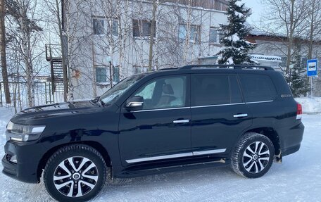 Toyota Land Cruiser 200, 2017 год, 7 150 000 рублей, 3 фотография