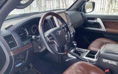 Toyota Land Cruiser 200, 2017 год, 7 150 000 рублей, 4 фотография