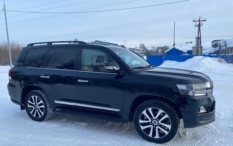 Toyota Land Cruiser 200, 2017 год, 7 150 000 рублей, 2 фотография