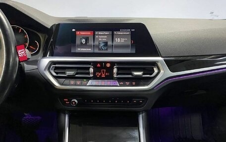 BMW 3 серия, 2019 год, 3 360 000 рублей, 18 фотография