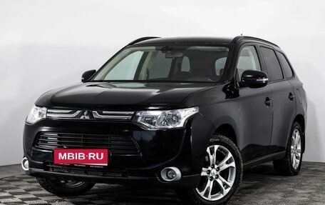 Mitsubishi Outlander III рестайлинг 3, 2013 год, 1 349 000 рублей, 1 фотография