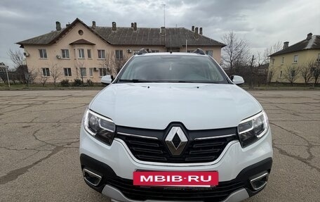 Renault Sandero II рестайлинг, 2021 год, 1 150 000 рублей, 2 фотография