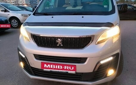 Peugeot Traveller I, 2018 год, 2 200 000 рублей, 14 фотография