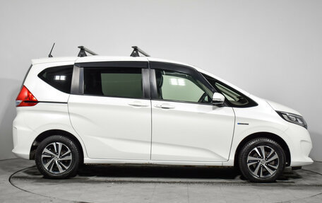 Honda Freed II, 2016 год, 1 600 000 рублей, 4 фотография