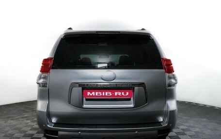 Toyota Land Cruiser Prado 150 рестайлинг 2, 2010 год, 2 600 000 рублей, 6 фотография