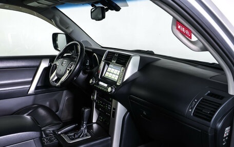 Toyota Land Cruiser Prado 150 рестайлинг 2, 2010 год, 2 600 000 рублей, 10 фотография