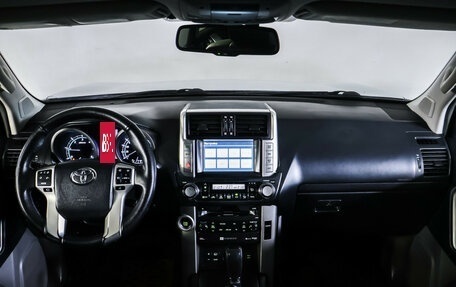 Toyota Land Cruiser Prado 150 рестайлинг 2, 2010 год, 2 600 000 рублей, 14 фотография