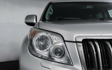 Toyota Land Cruiser Prado 150 рестайлинг 2, 2010 год, 2 600 000 рублей, 22 фотография