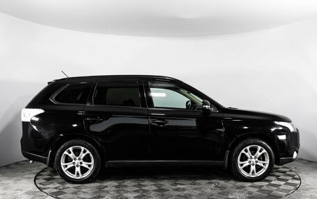 Mitsubishi Outlander III рестайлинг 3, 2013 год, 1 349 000 рублей, 4 фотография