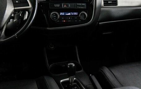 Mitsubishi Outlander III рестайлинг 3, 2013 год, 1 349 000 рублей, 13 фотография