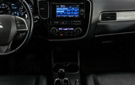 Mitsubishi Outlander III рестайлинг 3, 2013 год, 1 349 000 рублей, 14 фотография