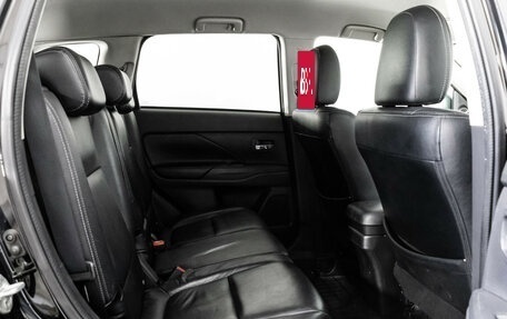 Mitsubishi Outlander III рестайлинг 3, 2013 год, 1 349 000 рублей, 17 фотография