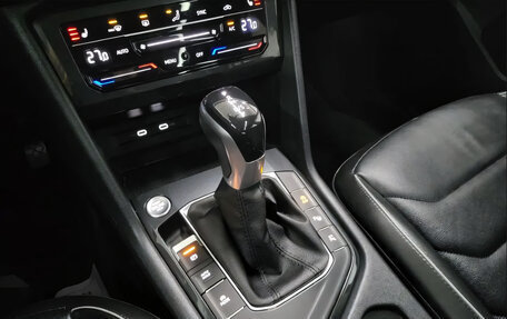 Volkswagen Tiguan II, 2023 год, 2 983 000 рублей, 12 фотография