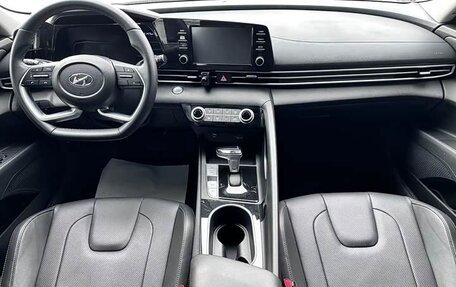 Hyundai Elantra, 2023 год, 1 650 000 рублей, 5 фотография