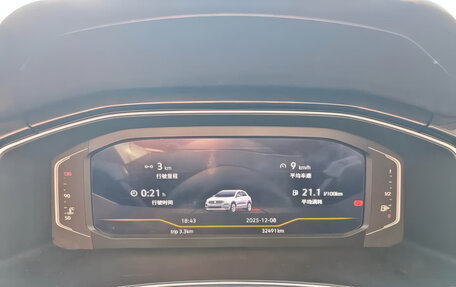 Volkswagen T-Roc I, 2022 год, 1 849 000 рублей, 12 фотография