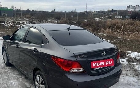 Hyundai Solaris II рестайлинг, 2013 год, 950 000 рублей, 2 фотография