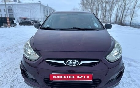 Hyundai Solaris II рестайлинг, 2013 год, 730 000 рублей, 2 фотография