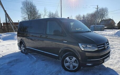 Volkswagen Caravelle T6 рестайлинг, 2018 год, 3 500 000 рублей, 2 фотография