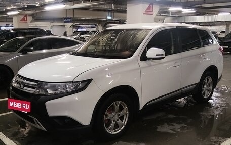 Mitsubishi Outlander III рестайлинг 3, 2019 год, 1 900 000 рублей, 9 фотография