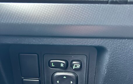 Toyota Land Cruiser Prado 150 рестайлинг 2, 2010 год, 2 550 000 рублей, 9 фотография